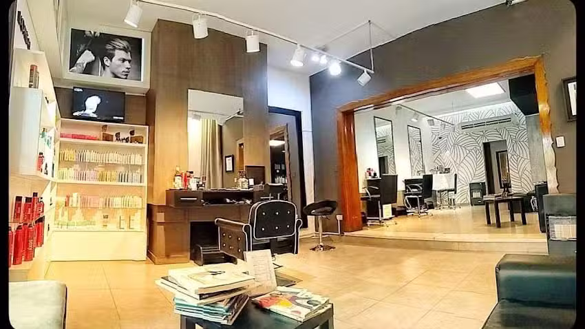 African Beer Peluquer&iacute;a & Birreria