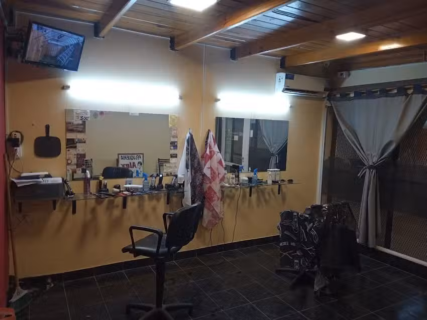 Ale, pueblo Esther peluquer&iacute;a