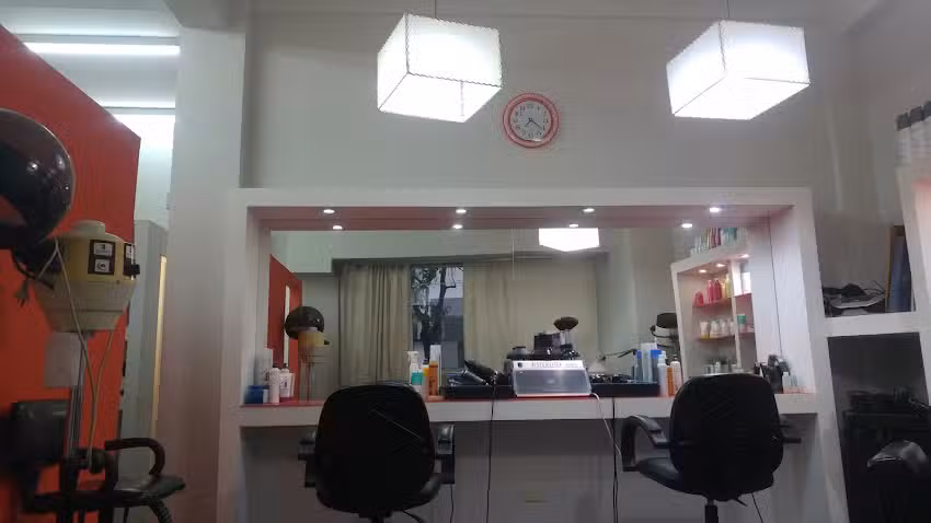 Alejandra Insua Peluquer&iacute;a Unisex