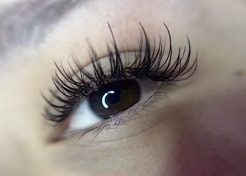 Almaa.lashes