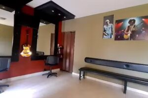 An&iacute;bal Coifeur