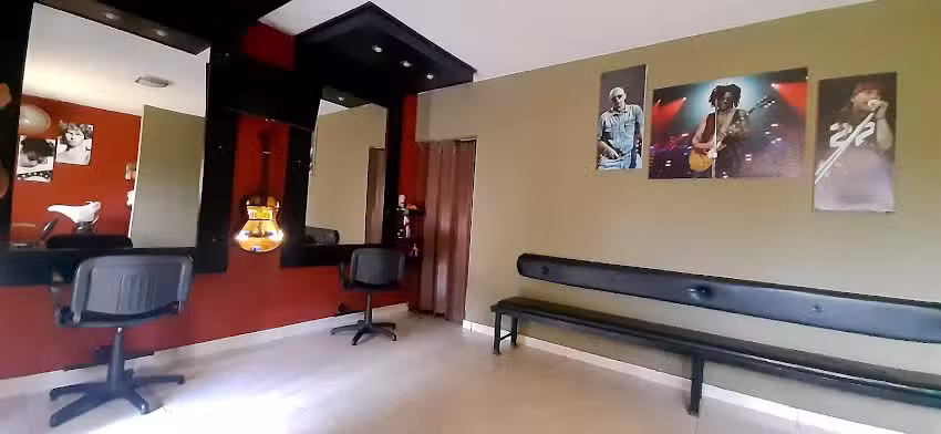 An&iacute;bal Coifeur