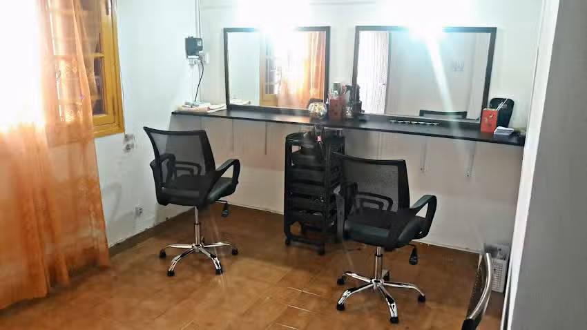 ANUBIS peluqueria unisex