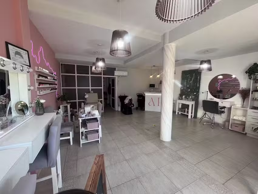 AP Azul Piscicelli Beauty Salon