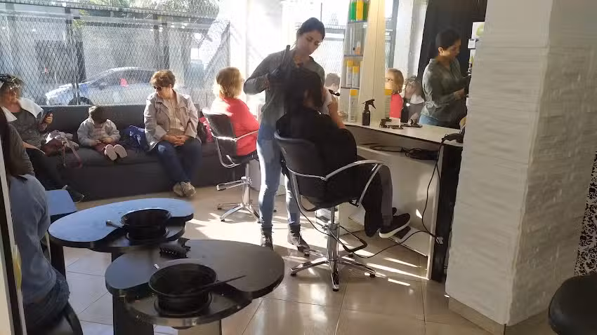 Ariel Folken Peluquer&iacute;a