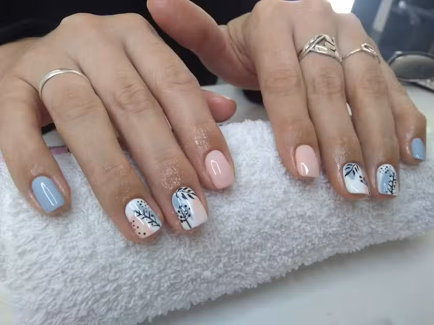 Aura est&eacute;tica y peluquer&iacute;a