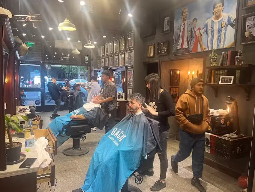 Bacan Barber&iacute;a & Peluquer&iacute;a &ndash; Coronel Diaz