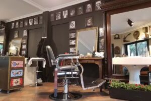 BARBER BARNES (PELUQUERÍA Y BARBERÍA)