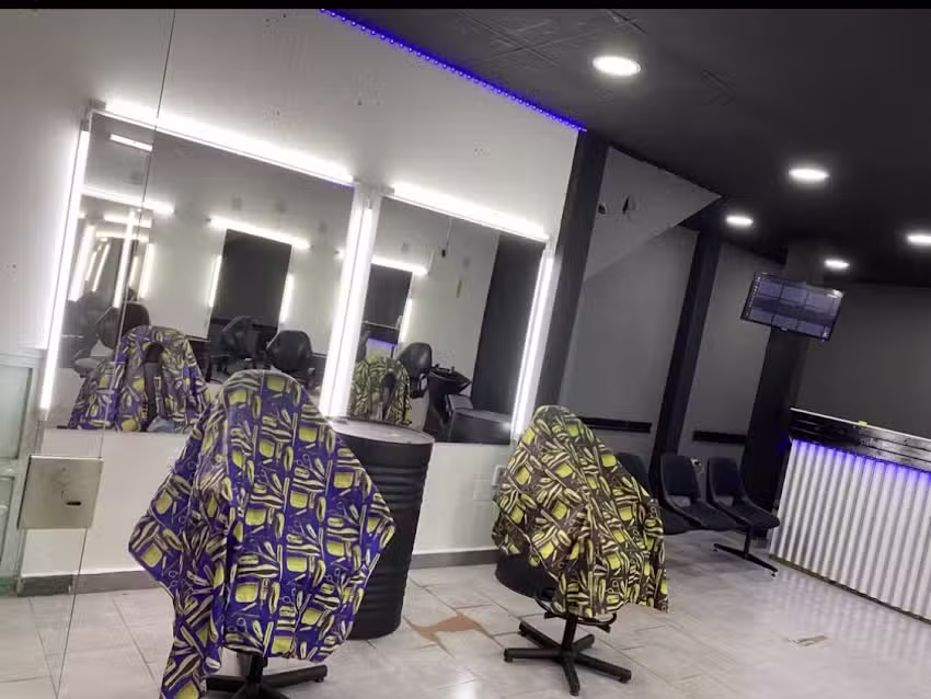 Barber&iacute;a Alee iba&ntilde;ez