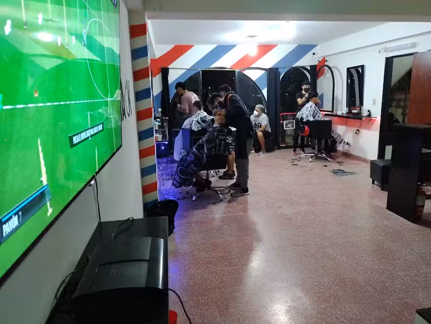 Barberia &ndash; Peluqueria BLACK