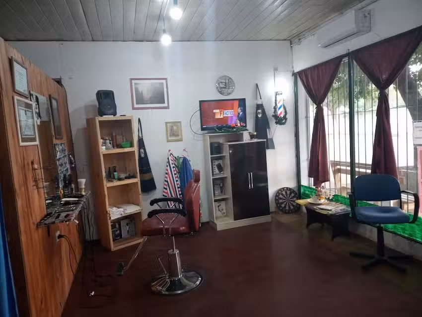 Barber&iacute;a Victor