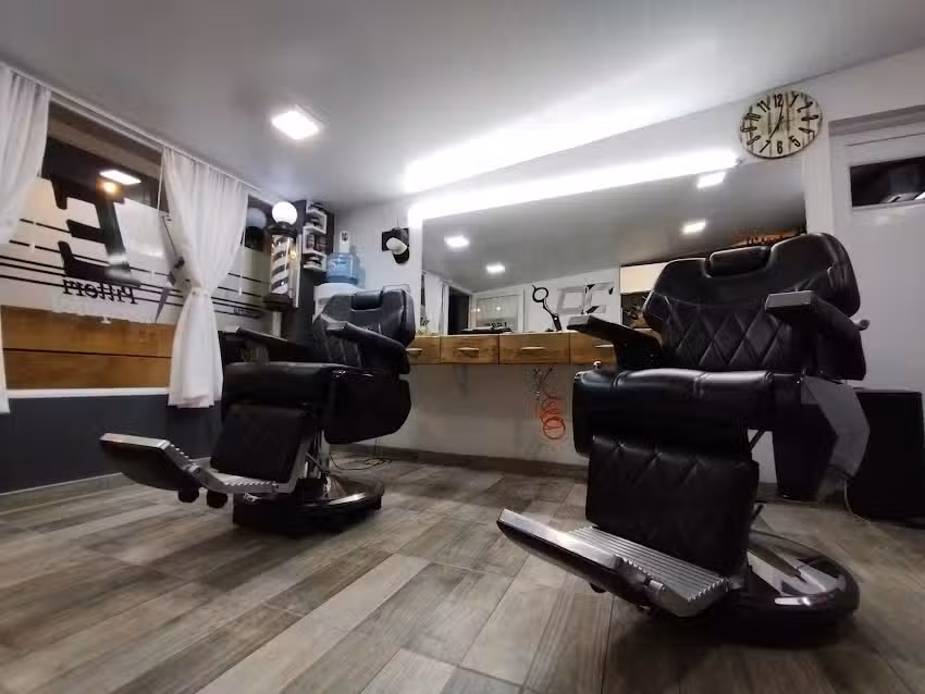 Barberia y Peluquer&iacute;a