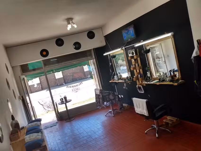 Barber&iacute;a y Peluquer&iacute;a De La Nuca