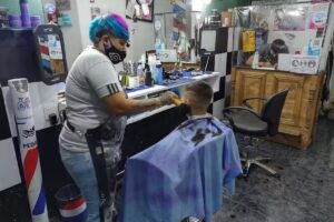 Barber&iacute;a y Peluquer&iacute;a SantiMel