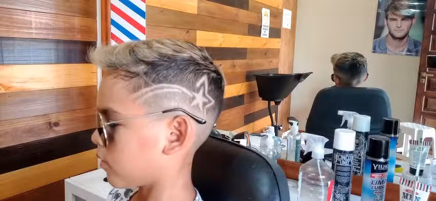 Barbershop GUZM&Aacute;N