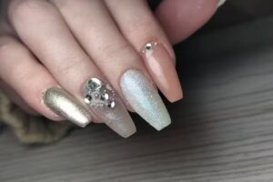 Barbi La Valle Nails