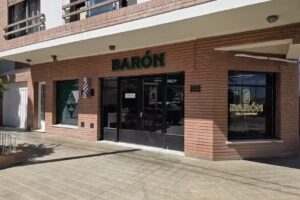 BAR&Oacute;N Pelo & Barba