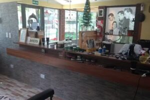 Bar&oacute;n Rojo Peluquer&iacute;a masculina