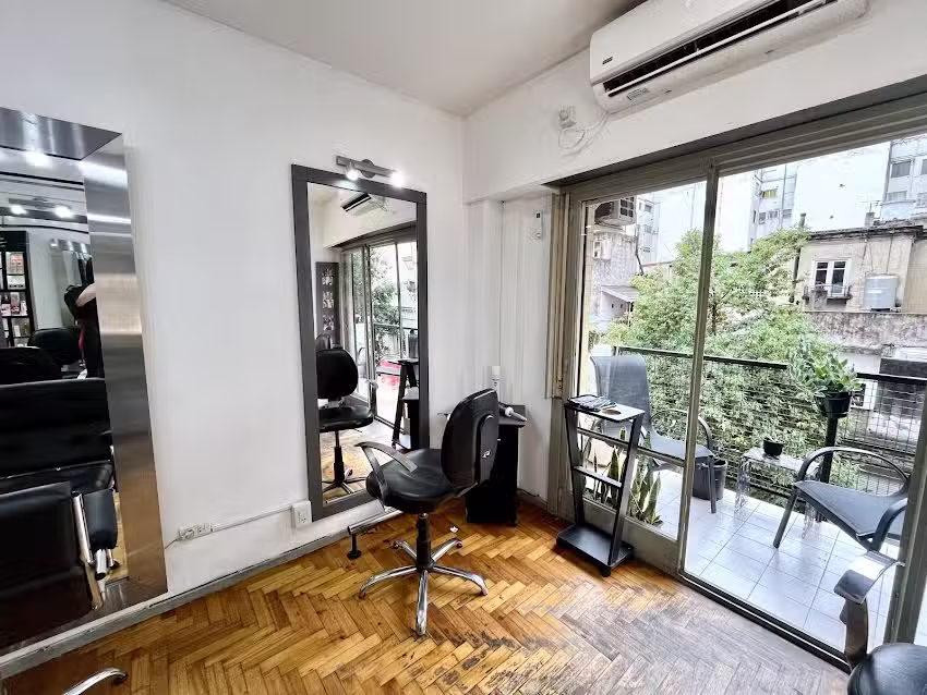 Be Free Peluquer&iacute;a