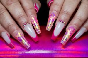 Bellamorena_nailsartist/ Manicuria y u&ntilde;as esculpidas en Isidro casanova