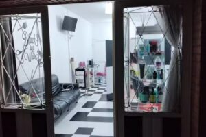 Black And White Sal&oacute;n Unisex