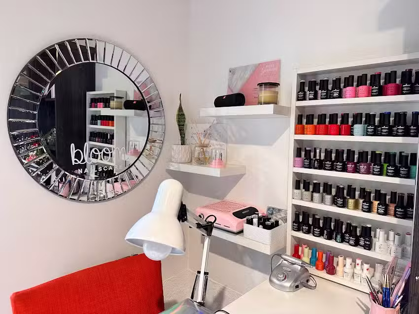Bloom Nails