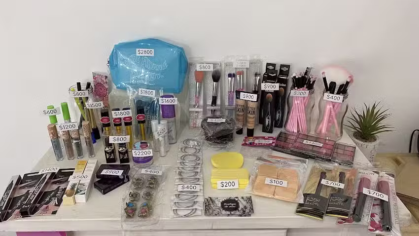 BOUTIQUE DE U&Ntilde;AS MOR&Oacute;N