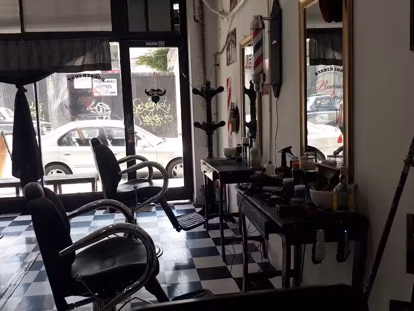 Buenos Amigos Pelu