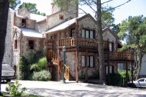 Caba&ntilde;as Caril&oacute;