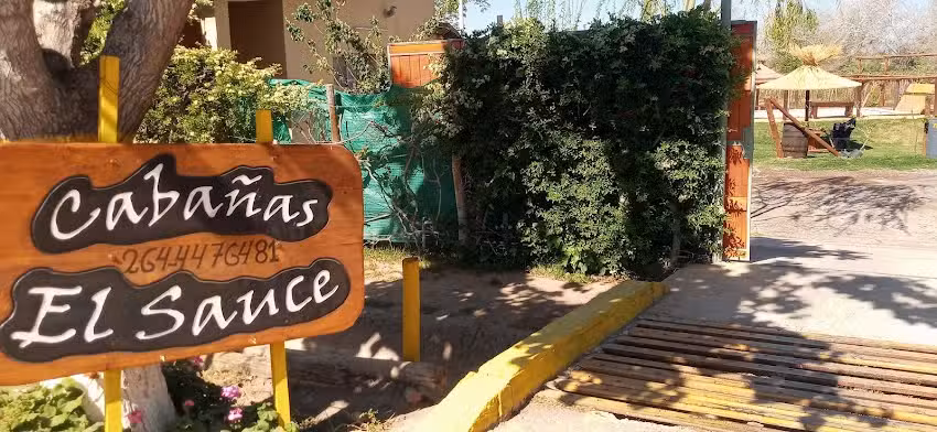 Caba&ntilde;as El Sauce