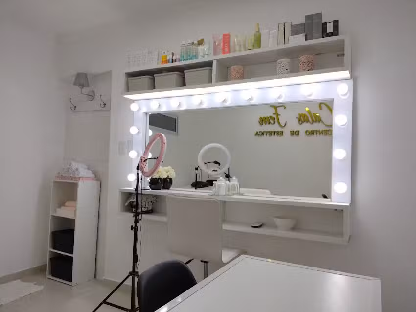 Calas Fem Gabinete De Est&eacute;tica