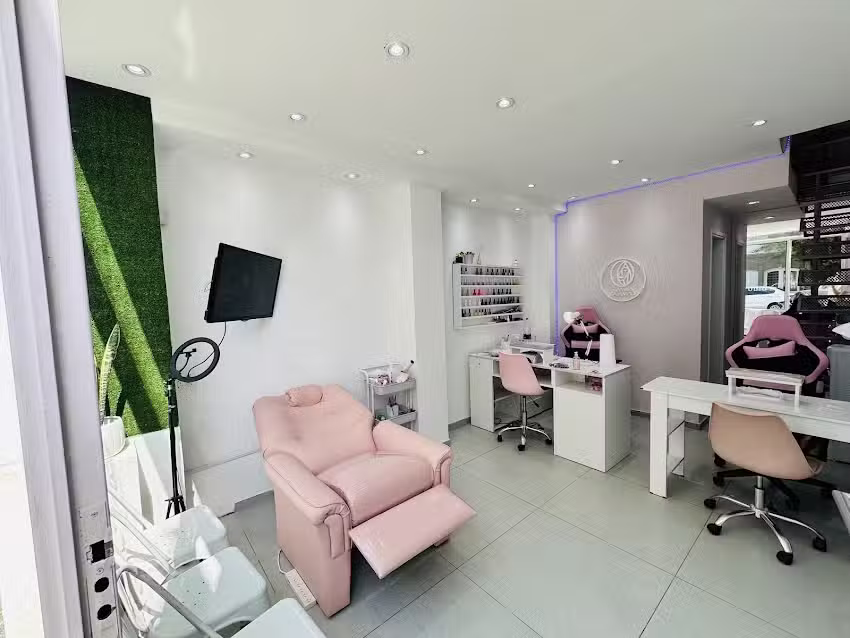Camila Ocampo STUDIO🌙/ u&ntilde;as &bull; cejas &bull; pesta&ntilde;as &bull; pies