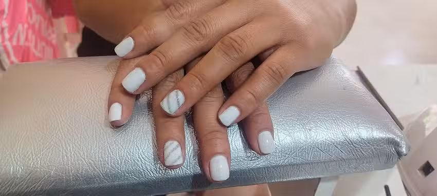 CAROLINA CEJAS ESTILISTA