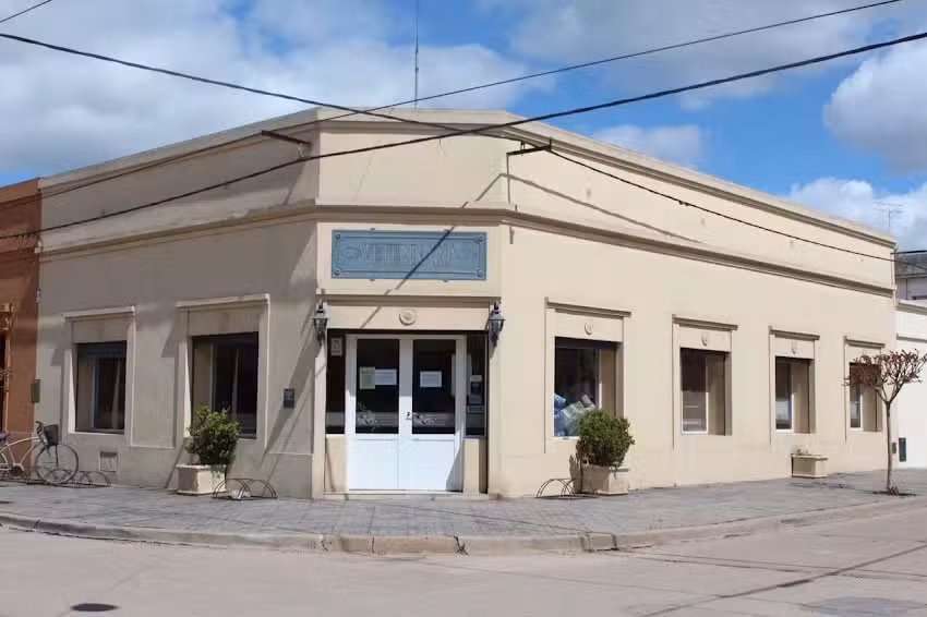 CENTRO ATENCI&Oacute;N VETERINARIA Dr M Laurens