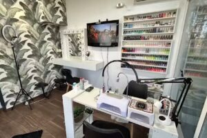 Chechu Filippi u&ntilde;as y maquillaje profesional