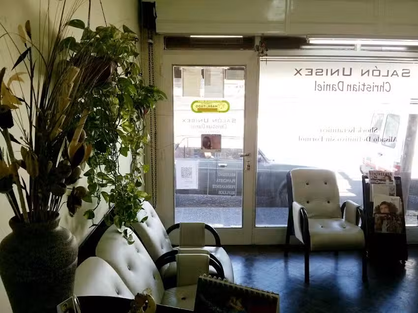 CHRISTIAN DANIEL SALON UNISEX