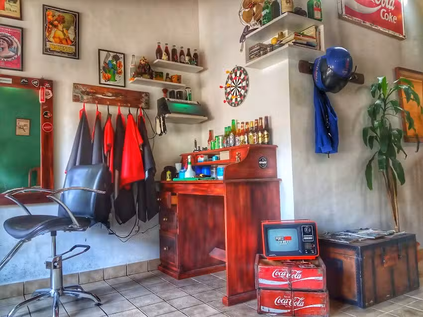 Clippers &ldquo;peluquer&iacute;a para caballeros&rdquo;