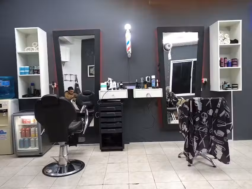 CM SALON DE CABALLEROS