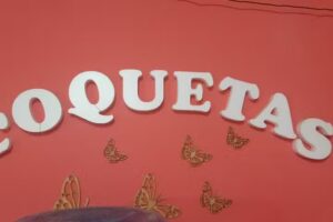 Coquetas u&ntilde;as