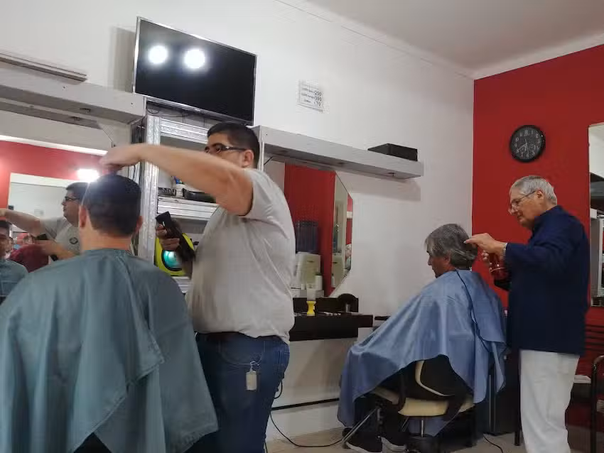 COSA DE HOMBRES, la tradicional peluquer&iacute;a Masculina de Armando y Sebastian Vergara