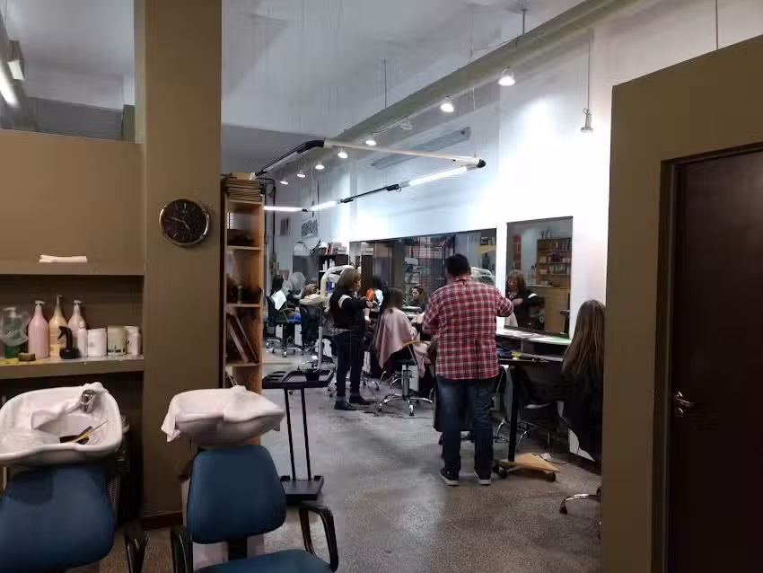 Cuidamos tu Cabello peluquer&iacute;a & libros