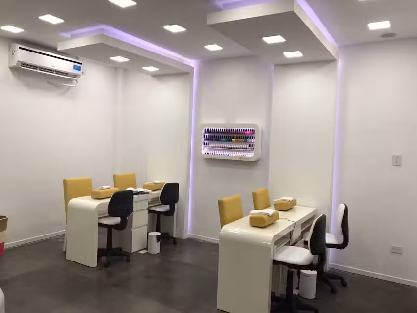 d-u&ntilde;as Champagnat nails & beauty