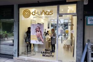 d-u&ntilde;as Mart&iacute;nez nails & beauty