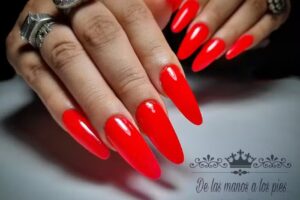 De las manos a los pies by Lara Fehr