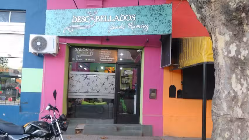 Descabellados Peluqueria de Jonhs Ramirez