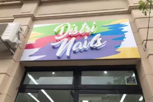 Distri Nails