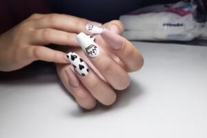 Divas Nails