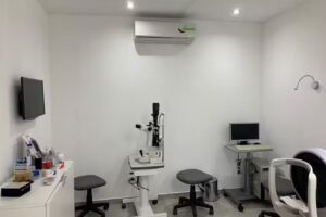 Dra. Carla SANCHEZ MAZZAFERRI, Oftalmología y Estética