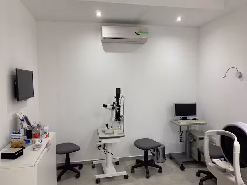 Dra. Carla SANCHEZ MAZZAFERRI, Oftalmolog&iacute;a y Est&eacute;tica