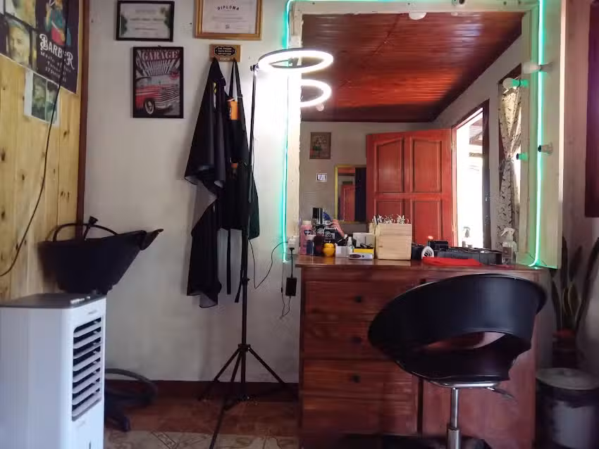 El Moncho Barber Shop